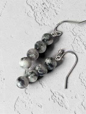 5 For $25💫Alternative Speckled Black and Gray Beaded Earrings